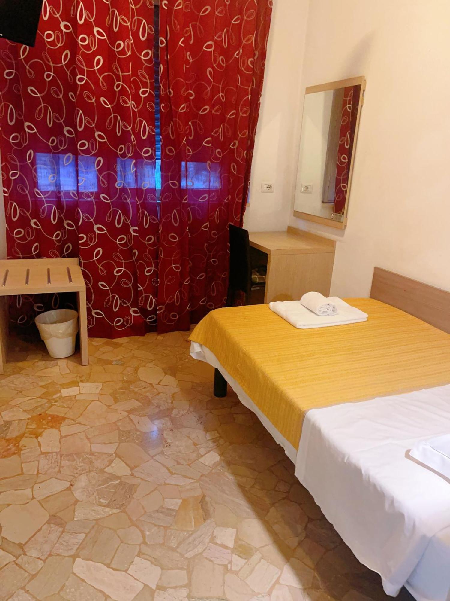 Hotel Bissi Milánó Kültér fotó