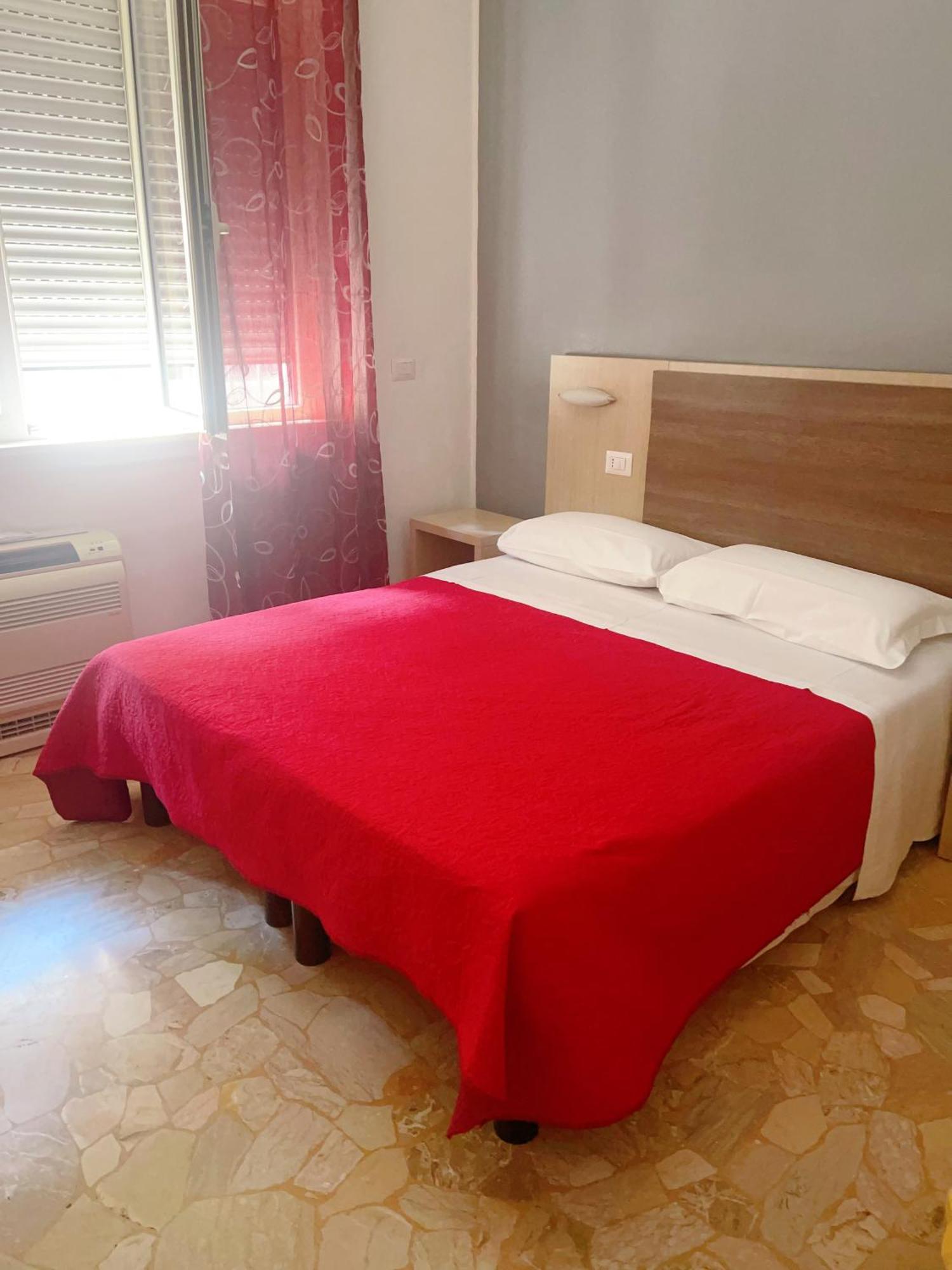 Hotel Bissi Milánó Kültér fotó