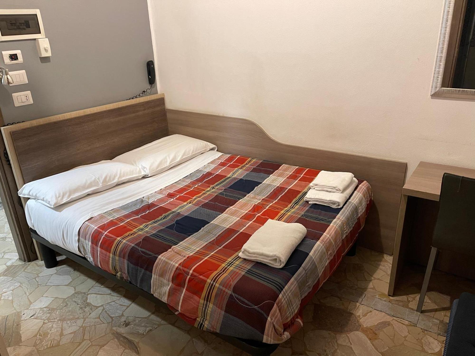 Hotel Bissi Milánó Kültér fotó
